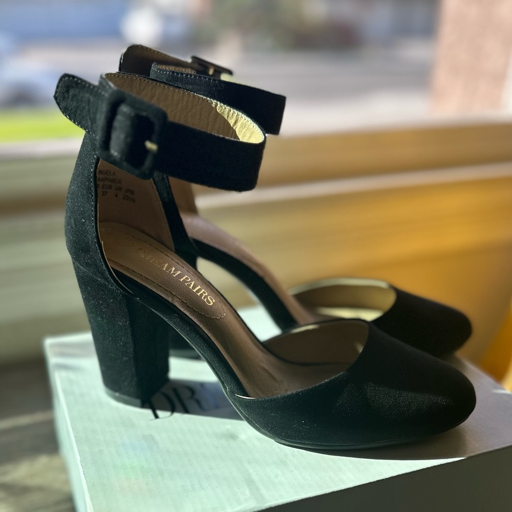 DREAM PAIRS Angela Closed Toe High Heels Pumps in Black Suede Size 6